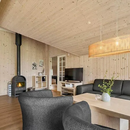 M366-vaeggerlose-baeverstien-71 בית נופש Bøtø By