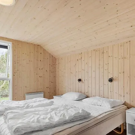 M366-vaeggerlose-baeverstien-71 בית נופש Bøtø By