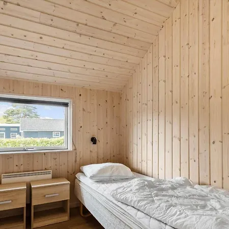 M366-vaeggerlose-baeverstien-71 * Bøtø By