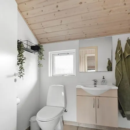 M366-vaeggerlose-baeverstien-71 * Bøtø By